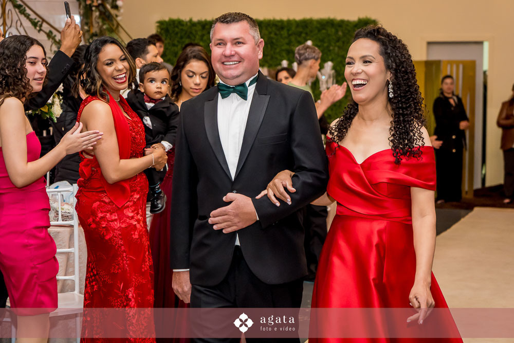 debutante curitiba-festa de debutante-fotografo de eventos-fotografo de 15 anos-15 anos curitiba-festa de 15anos-debutante de verde-vestido de debutante-fotografo de familias-fotografo criativo-castelo betel-15 anos no castelo-decoração de 15 anos-XV