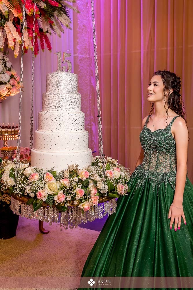 debutante curitiba-festa de debutante-fotografo de eventos-fotografo de 15 anos-15 anos curitiba-festa de 15anos-debutante de verde-vestido de debutante-fotografo de familias-fotografo criativo-castelo betel-15 anos no castelo-decoração de 15 anos-XV