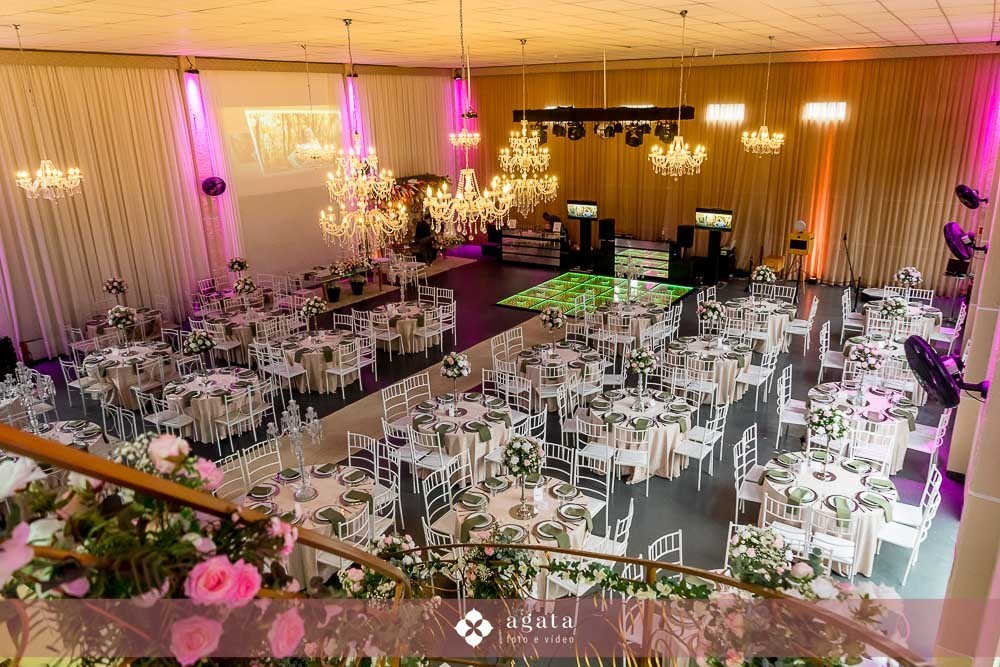 debutante curitiba-festa de debutante-fotografo de eventos-fotografo de 15 anos-15 anos curitiba-festa de 15anos-debutante de verde-vestido de debutante-fotografo de familias-fotografo criativo-castelo betel-15 anos no castelo-decoração de 15 anos-XV