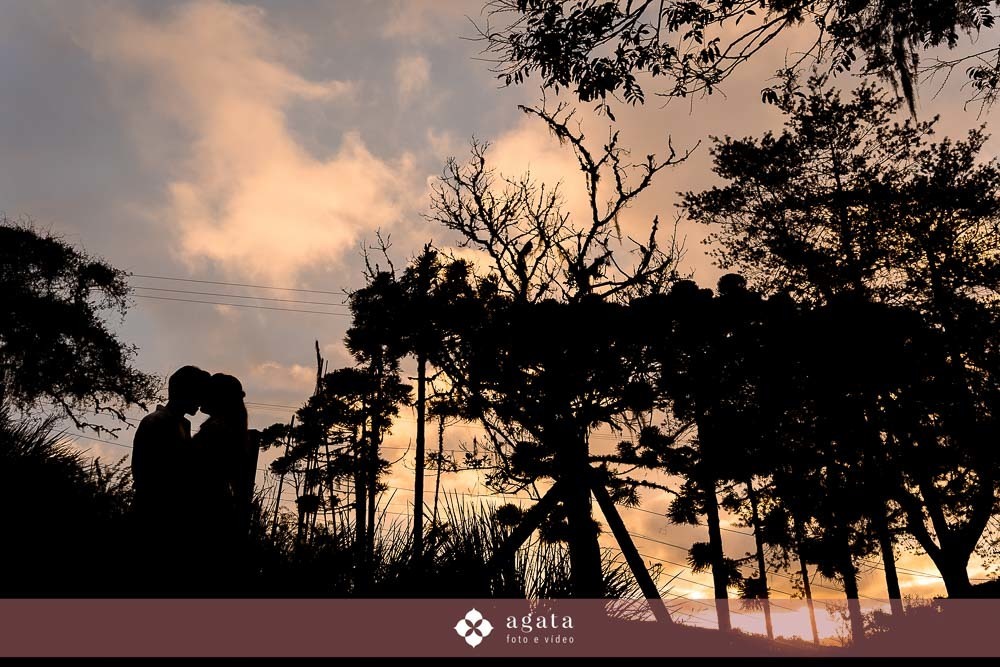 ensaio pre wedding-ensaio pre casamento-ensaio de casal-fotografo de casamento-fotografo-fotografo curitiba-ensaio de epoca-casal classico-amor classico-ensaio classico-casal-fotografo de casamento curitiba-casamento 2026-casamento-pre wedding no campo