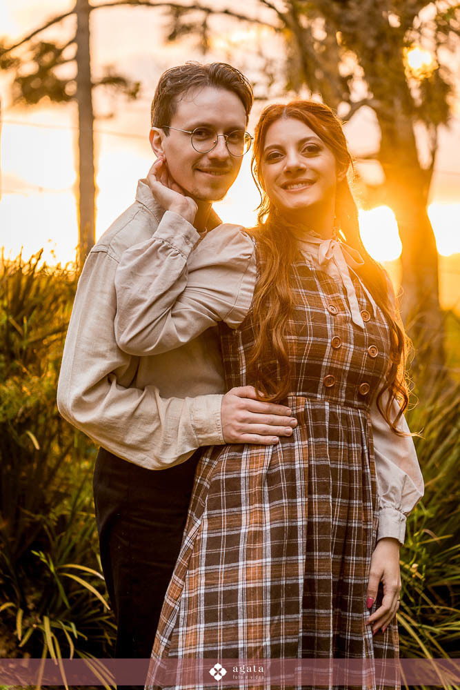 ensaio pre wedding-ensaio pre casamento-ensaio de casal-fotografo de casamento-fotografo-fotografo curitiba-ensaio de epoca-casal classico-amor classico-ensaio classico-casal-fotografo de casamento curitiba-casamento 2026-casamento-pre wedding no campo