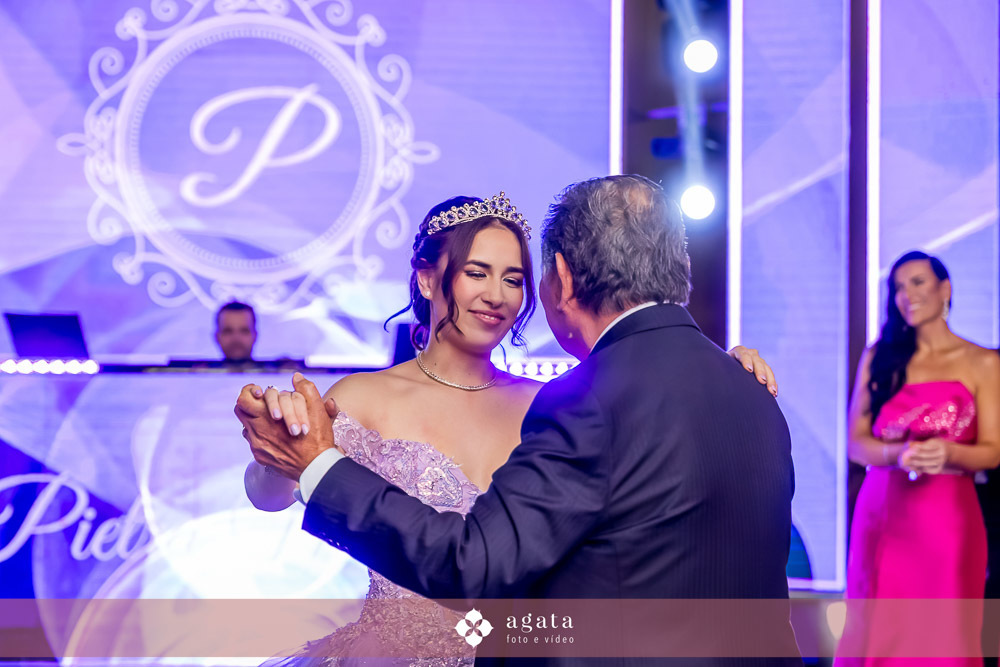festa de 15 anos-debutante curitiba-fotografo curitiba-fotografo de 15 anos-15 anos-baile de debutante-decoracao de 15 anos-15 anos cwb-fotografo de aniversario-fotografo criativo-melhor fotografo-vestido de debutante