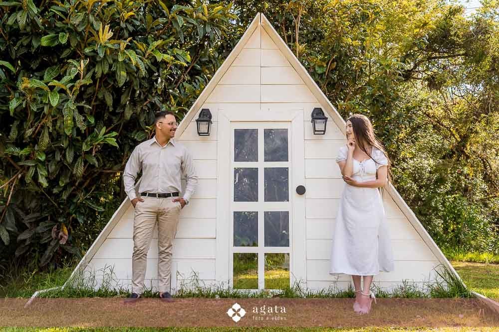 ensaio pre wedding-ensaio pre casamento-ensaio fotografico-ensaio no campo-fotografo curitiba-fotografo de casamento-ensaio pre casamento curitiba-sentile do embuial-fotografo criativo-vestido de noiva-ensaio no campo curitiba-noivos-noivado-bride