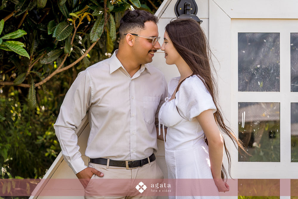 ensaio pre wedding-ensaio pre casamento-ensaio fotografico-ensaio no campo-fotografo curitiba-fotografo de casamento-ensaio pre casamento curitiba-sentile do embuial-fotografo criativo-vestido de noiva-ensaio no campo curitiba-noivos-noivado-bride