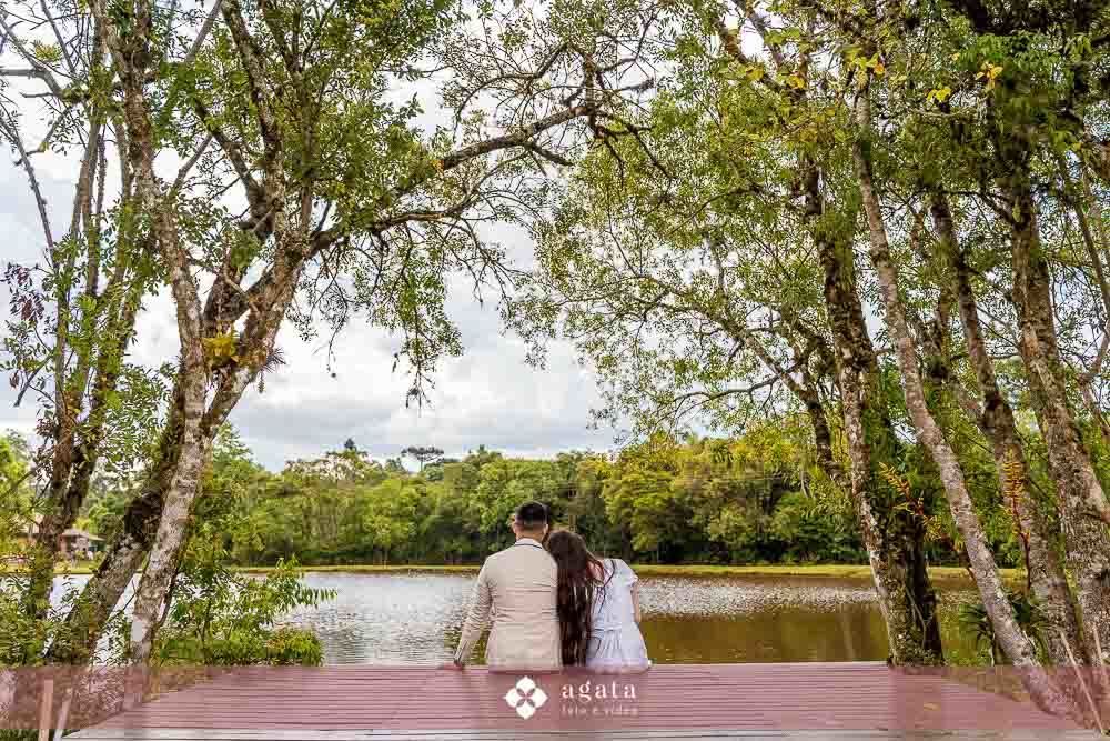 ensaio pre wedding-ensaio pre casamento-ensaio fotografico-ensaio no campo-fotografo curitiba-fotografo de casamento-ensaio pre casamento curitiba-sentile do embuial-fotografo criativo-vestido de noiva-ensaio no campo curitiba-noivos-noivado-bride