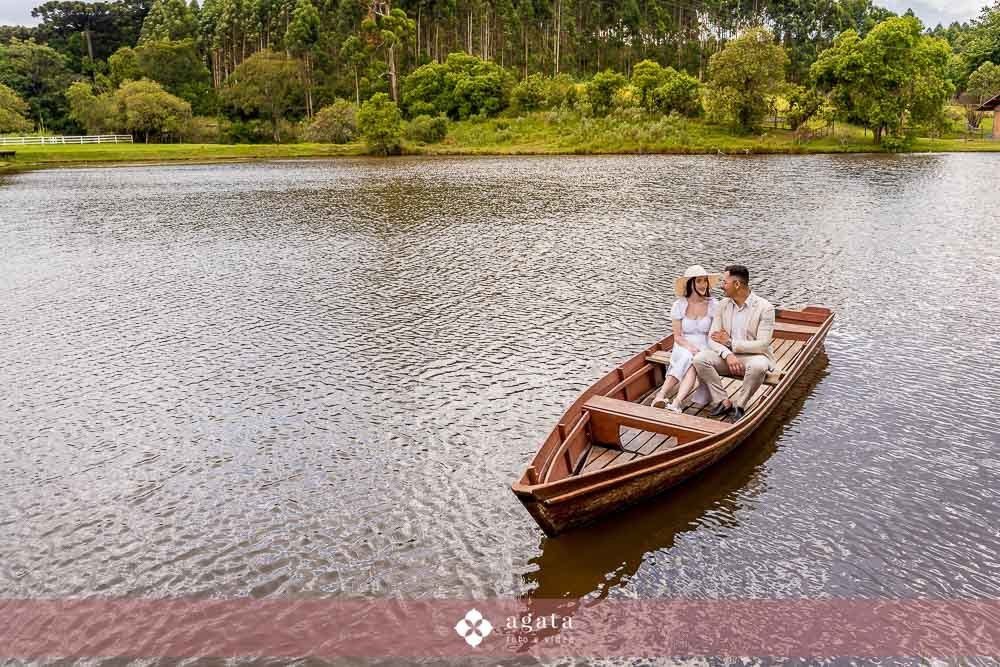 ensaio pre wedding-ensaio pre casamento-ensaio fotografico-ensaio no campo-fotografo curitiba-fotografo de casamento-ensaio pre casamento curitiba-sentile do embuial-fotografo criativo-vestido de noiva-ensaio no campo curitiba-noivos-noivado-bride