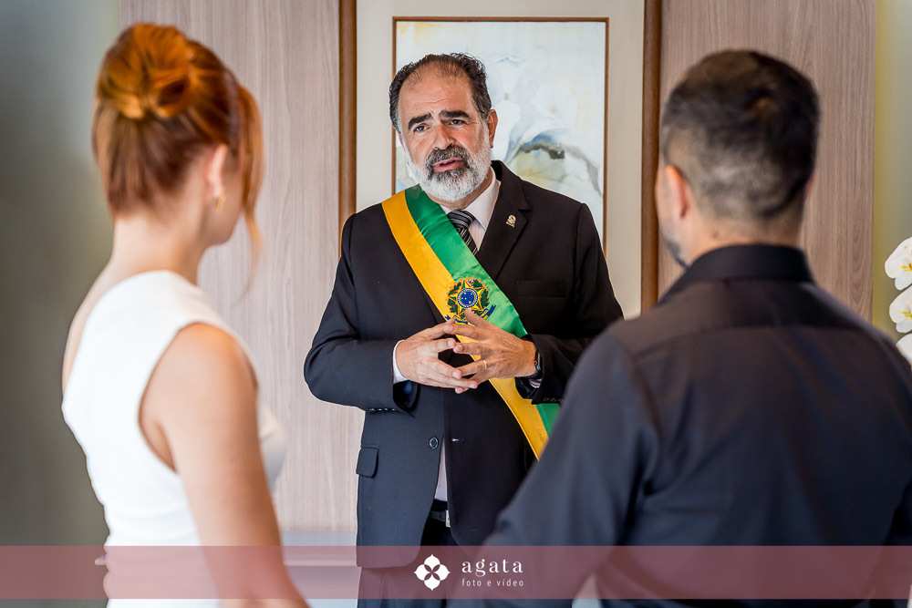 casamento civil-casamento no cartório-casamento curitiba-fotografo de casamento curitiba-uniao civil-aliança de casamento-união civil cartório-casamento curitiba-fotografo de casamento civil-celebração de casamento-noiva-wedding