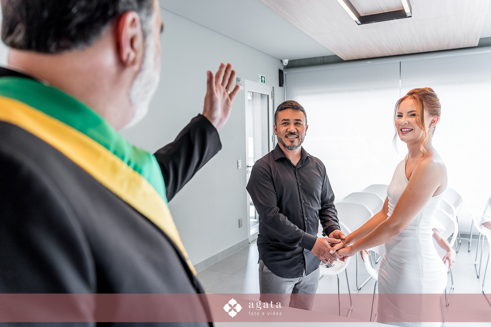 casamento civil-casamento no cartório-casamento curitiba-fotografo de casamento curitiba-uniao civil-aliança de casamento-união civil cartório-casamento curitiba-fotografo de casamento civil-celebração de casamento-noiva-wedding