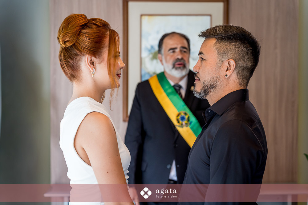 casamento civil-casamento no cartório-casamento curitiba-fotografo de casamento curitiba-uniao civil-aliança de casamento-união civil cartório-casamento curitiba-fotografo de casamento civil-celebração de casamento-noiva-wedding