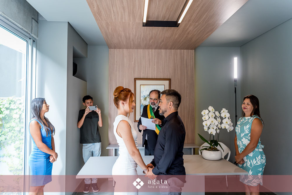 casamento civil-casamento no cartório-casamento curitiba-fotografo de casamento curitiba-uniao civil-aliança de casamento-união civil cartório-casamento curitiba-fotografo de casamento civil-celebração de casamento-noiva-wedding