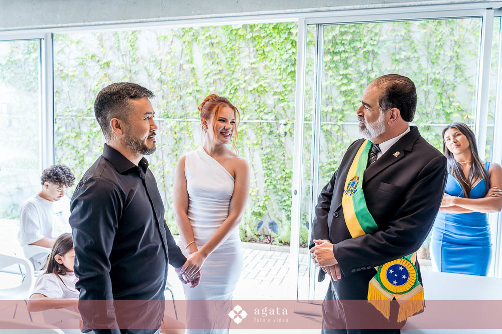 casamento civil-casamento no cartório-casamento curitiba-fotografo de casamento curitiba-uniao civil-aliança de casamento-união civil cartório-casamento curitiba-fotografo de casamento civil-celebração de casamento-noiva-wedding