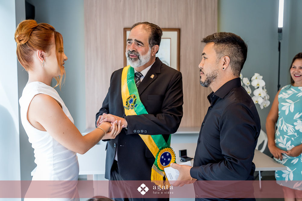 casamento civil-casamento no cartório-casamento curitiba-fotografo de casamento curitiba-uniao civil-aliança de casamento-união civil cartório-casamento curitiba-fotografo de casamento civil-celebração de casamento-noiva-wedding