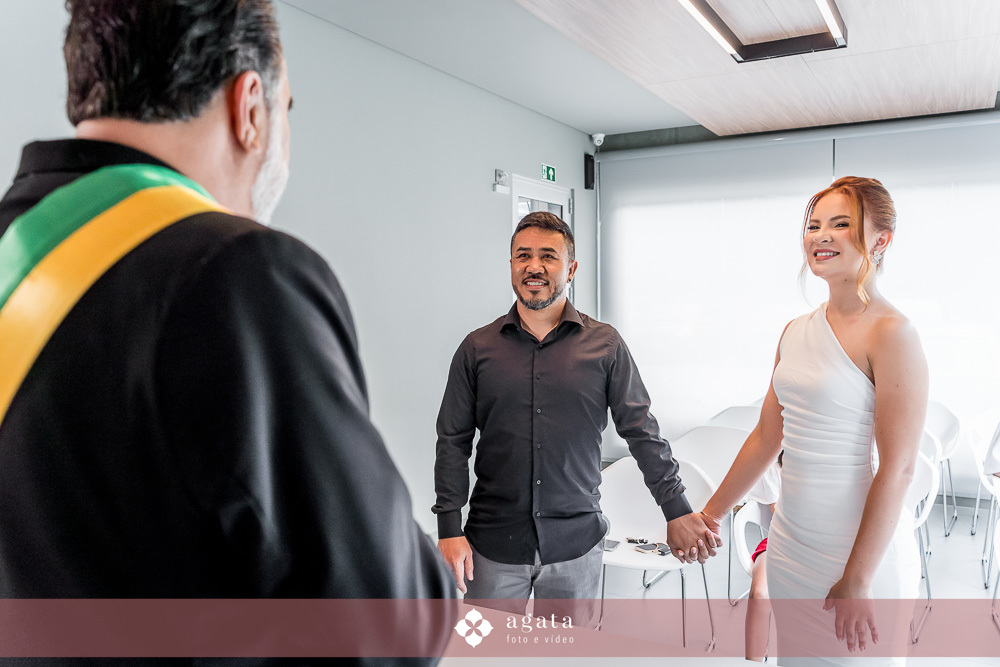 casamento civil-casamento no cartório-casamento curitiba-fotografo de casamento curitiba-uniao civil-aliança de casamento-união civil cartório-casamento curitiba-fotografo de casamento civil-celebração de casamento-noiva-wedding