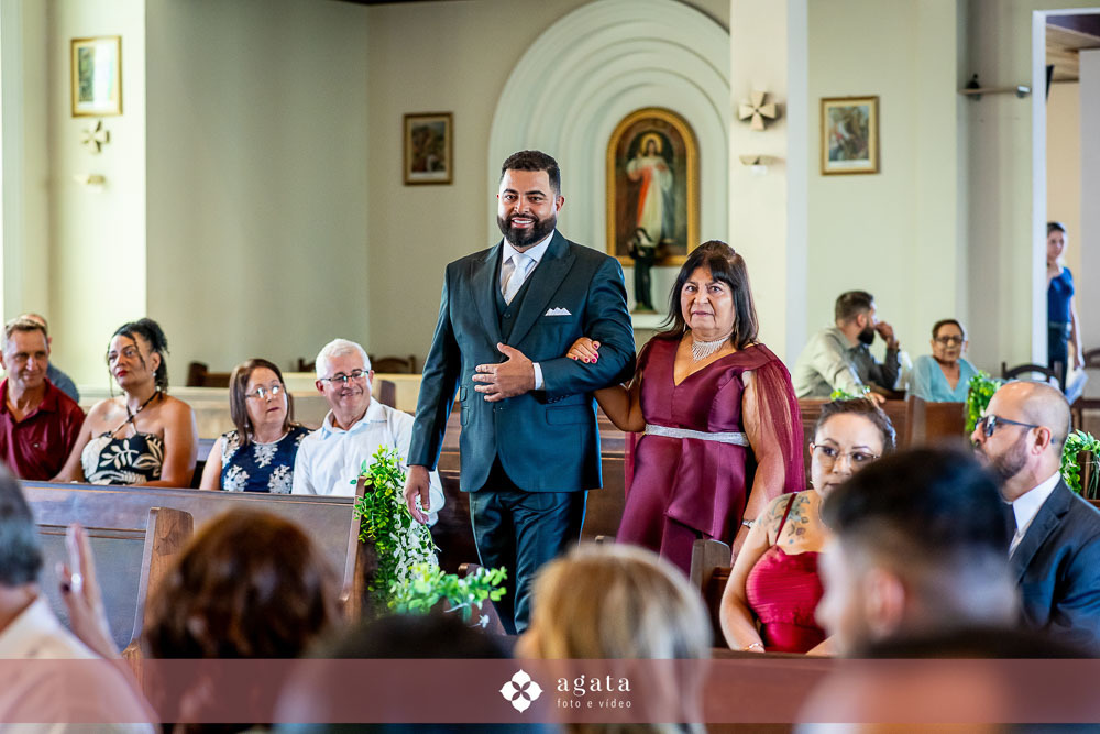 casamento curitiba-fotografo de casamento-fotografo curitiba-casamento na igreja-casamento 2027-vestido de noiva-casamento catolico-casamento com festa-fotografo de casamento curitiba-fotografo-wedding-matrimonio-casamento na igreja-festa