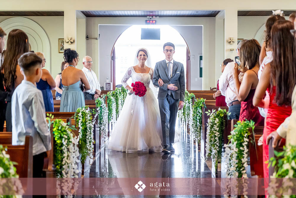 casamento curitiba-fotografo de casamento-fotografo curitiba-casamento na igreja-casamento 2027-vestido de noiva-casamento catolico-casamento com festa-fotografo de casamento curitiba-fotografo-wedding-matrimonio-casamento na igreja-festa