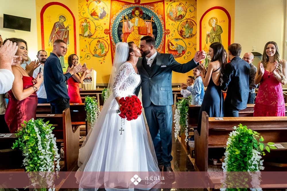 casamento curitiba-fotografo de casamento-fotografo curitiba-casamento na igreja-casamento 2027-vestido de noiva-casamento catolico-casamento com festa-fotografo de casamento curitiba-fotografo-wedding-matrimonio-casamento na igreja-festa