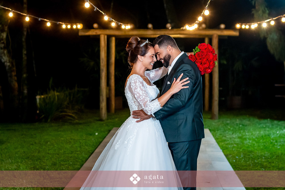 casamento curitiba-fotografo de casamento-fotografo curitiba-casamento na igreja-casamento 2027-vestido de noiva-casamento catolico-casamento com festa-fotografo de casamento curitiba-fotografo-wedding-matrimonio-casamento na igreja-festa
