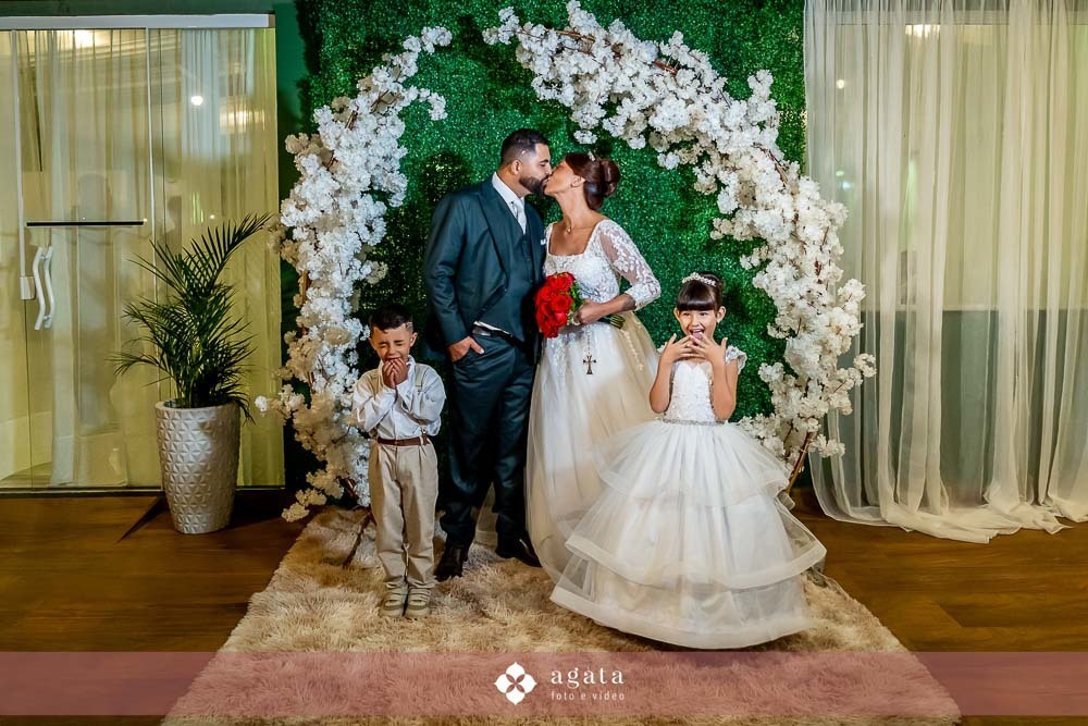 casamento curitiba-fotografo de casamento-fotografo curitiba-casamento na igreja-casamento 2027-vestido de noiva-casamento catolico-casamento com festa-fotografo de casamento curitiba-fotografo-wedding-matrimonio-casamento na igreja-festa