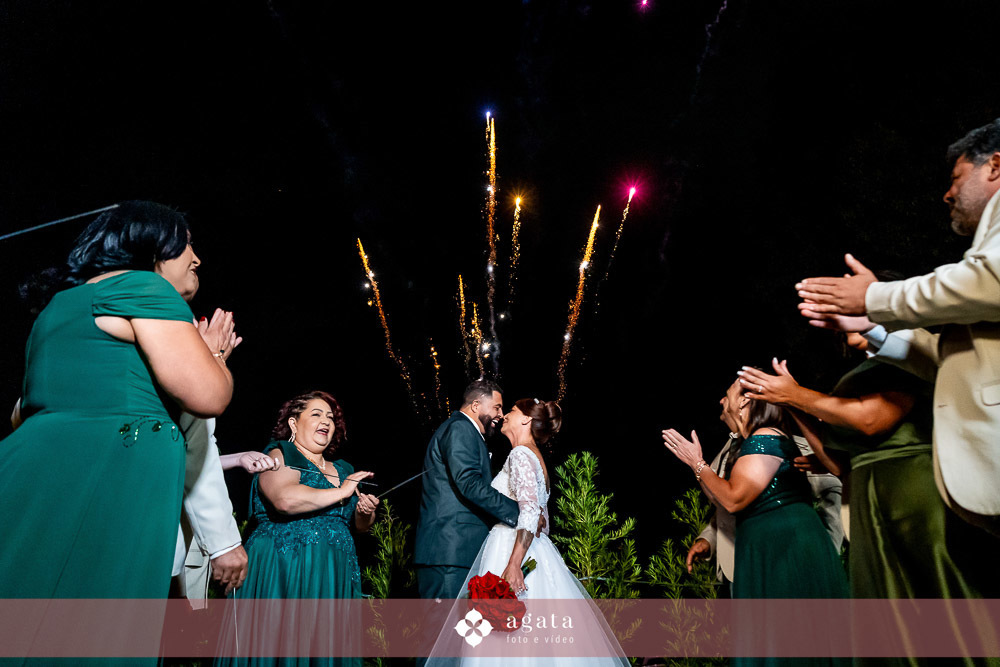 casamento curitiba-fotografo de casamento-fotografo curitiba-casamento na igreja-casamento 2027-vestido de noiva-casamento catolico-casamento com festa-fotografo de casamento curitiba-fotografo-wedding-matrimonio-casamento na igreja-festa