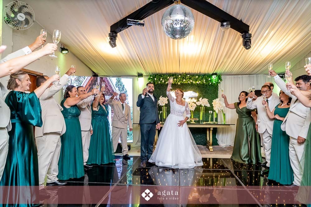 casamento curitiba-fotografo de casamento-fotografo curitiba-casamento na igreja-casamento 2027-vestido de noiva-casamento catolico-casamento com festa-fotografo de casamento curitiba-fotografo-wedding-matrimonio-casamento na igreja-festa
