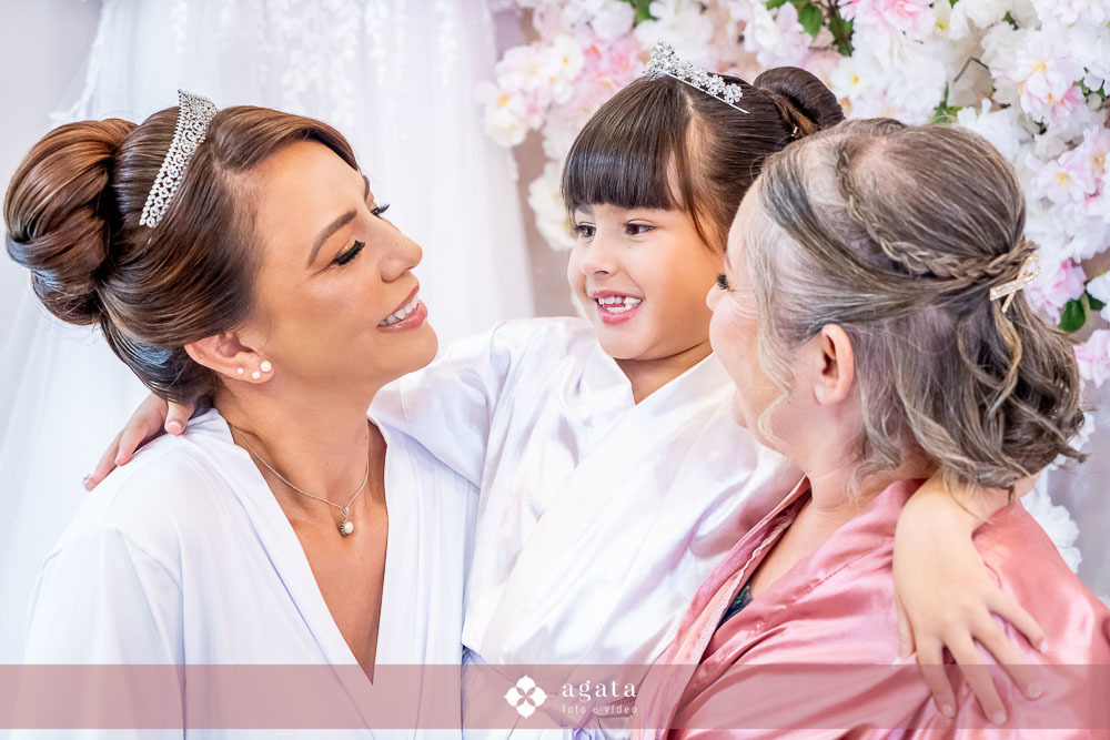 casamento curitiba-fotografo de casamento-fotografo curitiba-casamento na igreja-casamento 2027-vestido de noiva-casamento catolico-casamento com festa-fotografo de casamento curitiba-fotografo-wedding-matrimonio-casamento na igreja-festa