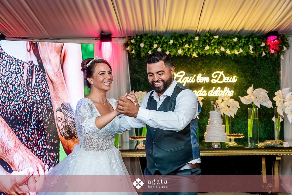 casamento curitiba-fotografo de casamento-fotografo curitiba-casamento na igreja-casamento 2027-vestido de noiva-casamento catolico-casamento com festa-fotografo de casamento curitiba-fotografo-wedding-matrimonio-casamento na igreja-festa