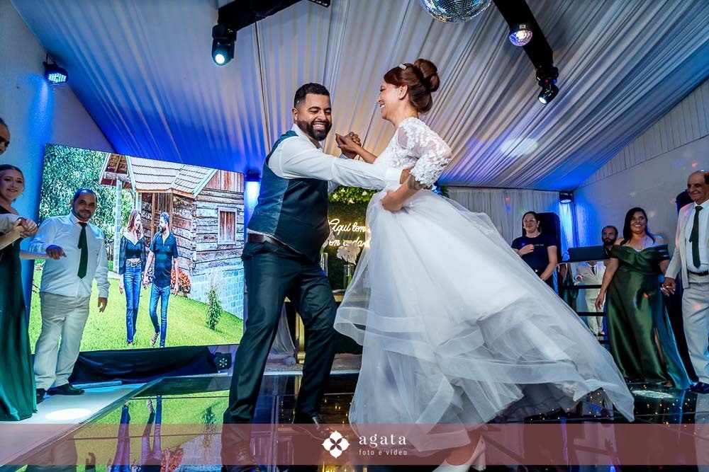 casamento curitiba-fotografo de casamento-fotografo curitiba-casamento na igreja-casamento 2027-vestido de noiva-casamento catolico-casamento com festa-fotografo de casamento curitiba-fotografo-wedding-matrimonio-casamento na igreja-festa