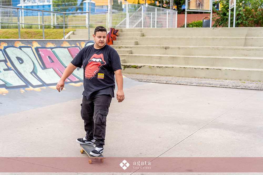 ensaio pre wedding curitiba-fotografo de casamento curitiba-ensaio externo-ensaio comskate casal-pista de skate-casal moderno-noivos despojados-fotografo curitiba-fotografo de casamento-casamento 2027-casamento-noiva-noivos-save the date