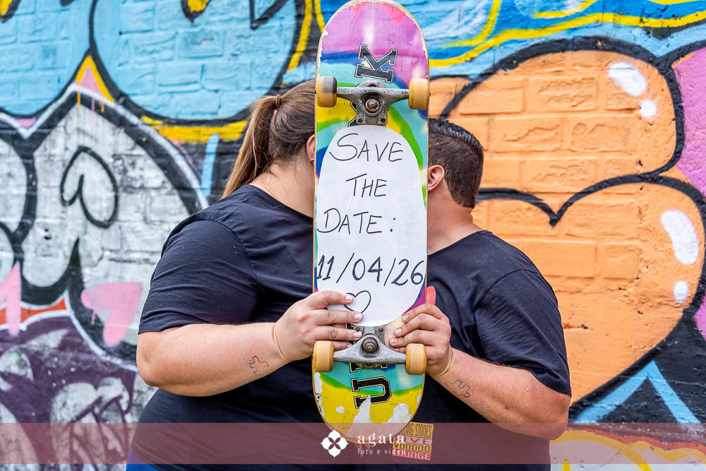ensaio pre wedding curitiba-fotografo de casamento curitiba-ensaio externo-ensaio comskate casal-pista de skate-casal moderno-noivos despojados-fotografo curitiba-fotografo de casamento-casamento 2027-casamento-noiva-noivos-save the date