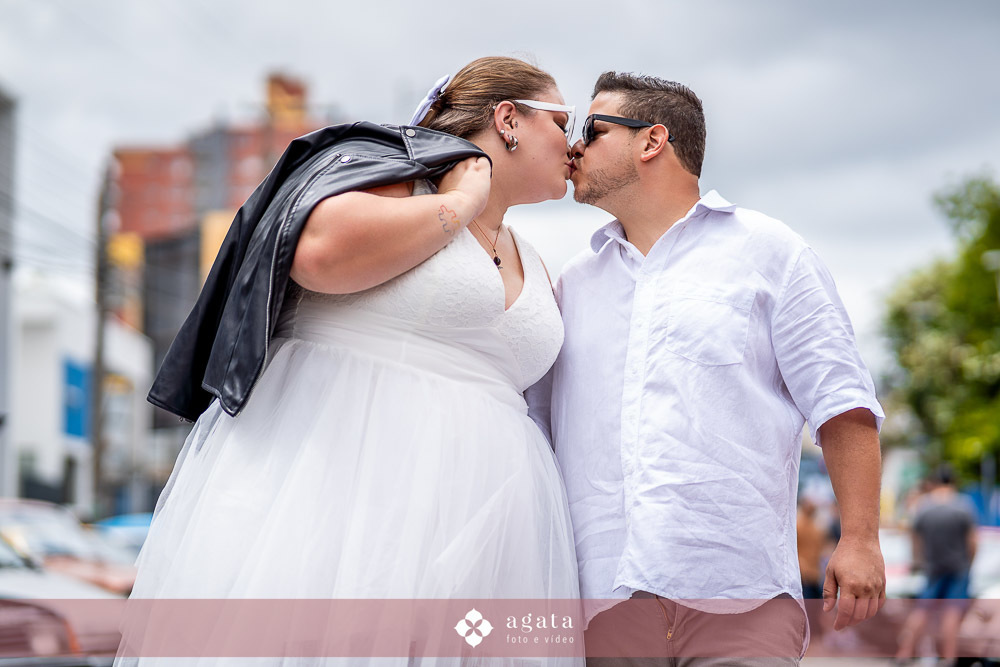 ensaio pre wedding curitiba-fotografo de casamento curitiba-ensaio externo-ensaio comskate casal-pista de skate-casal moderno-noivos despojados-fotografo curitiba-fotografo de casamento-casamento 2027-casamento-noiva-noivos-save the dateensaio pre wedding