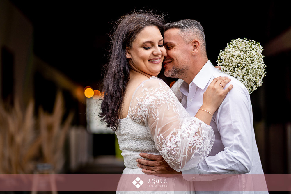 ensaio pre wedding no campo-recanto das glicineas-fotografo de casamento curitiba-noivos-ensaio de casal externo-fotografo-vestido de noiva-noivos-casamento 2026-casamento 2027-noivos-fotografo curitiba casamento-decoraçao de casamento-noivos-wedding