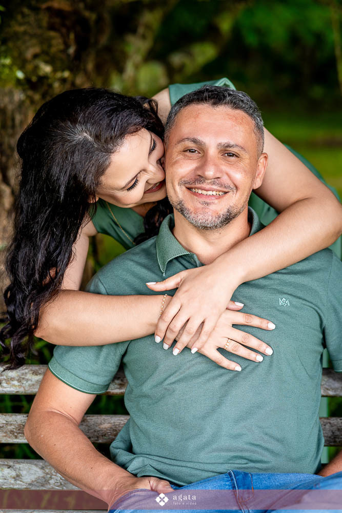 ensaio pre wedding no campo-recanto das glicineas-fotografo de casamento curitiba-noivos-ensaio de casal externo-fotografo-vestido de noiva-noivos-casamento 2026-casamento 2027-noivos-fotografo curitiba casamento-decoraçao de casamento-noivos-wedding