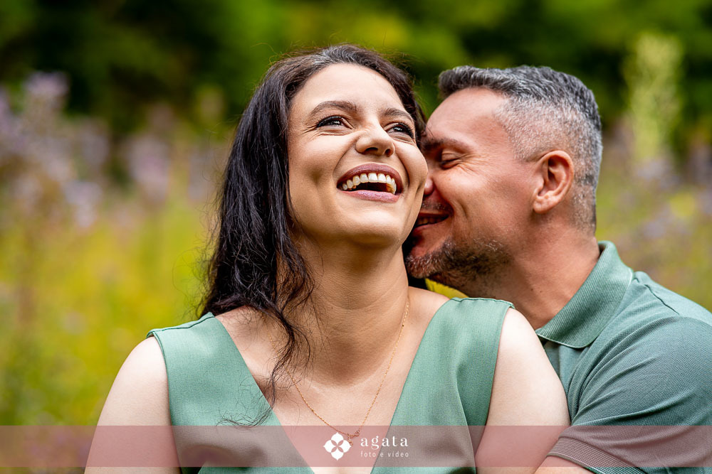 ensaio pre wedding no campo-recanto das glicineas-fotografo de casamento curitiba-noivos-ensaio de casal externo-fotografo-vestido de noiva-noivos-casamento 2026-casamento 2027-noivos-fotografo curitiba casamento-decoraçao de casamento-noivos-wedding