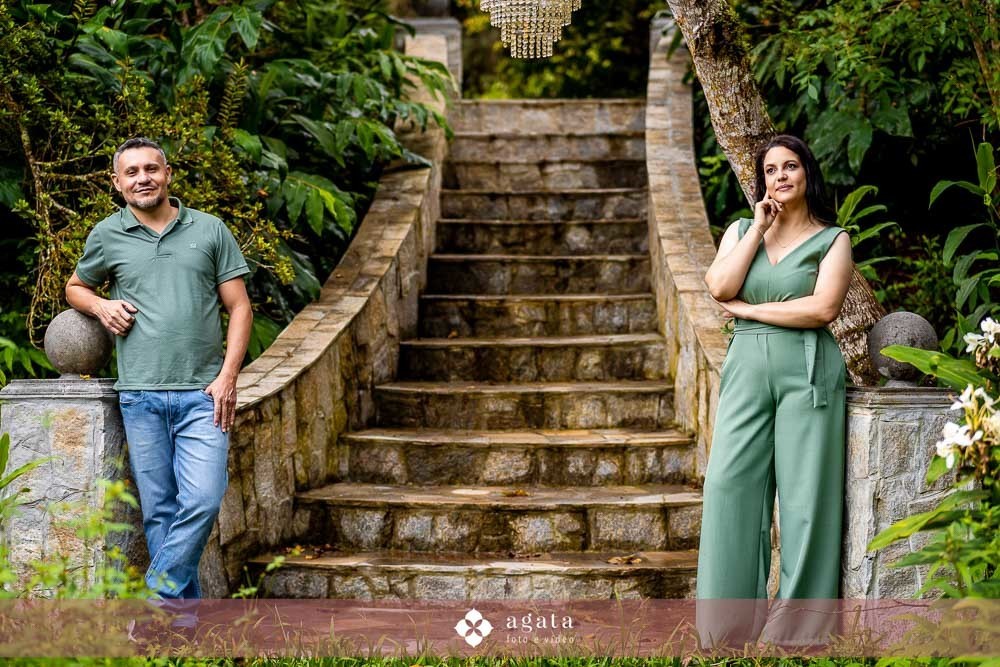 ensaio pre wedding no campo-recanto das glicineas-fotografo de casamento curitiba-noivos-ensaio de casal externo-fotografo-vestido de noiva-noivos-casamento 2026-casamento 2027-noivos-fotografo curitiba casamento-decoraçao de casamento-noivos-wedding