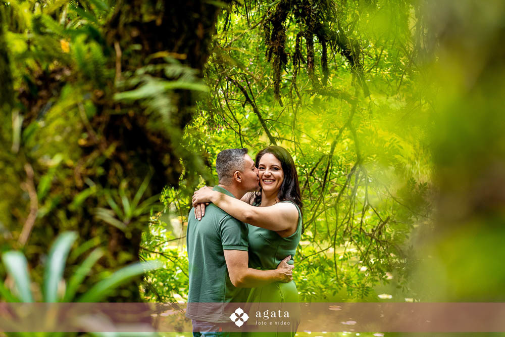 ensaio pre wedding no campo-recanto das glicineas-fotografo de casamento curitiba-noivos-ensaio de casal externo-fotografo-vestido de noiva-noivos-casamento 2026-casamento 2027-noivos-fotografo curitiba casamento-decoraçao de casamento-noivos-wedding