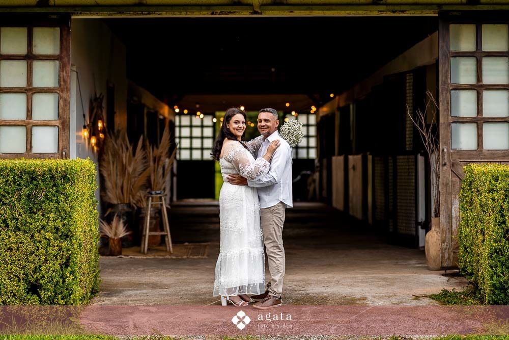 ensaio pre wedding no campo-recanto das glicineas-fotografo de casamento curitiba-noivos-ensaio de casal externo-fotografo-vestido de noiva-noivos-casamento 2026-casamento 2027-noivos-fotografo curitiba casamento-decoraçao de casamento-noivos-wedding