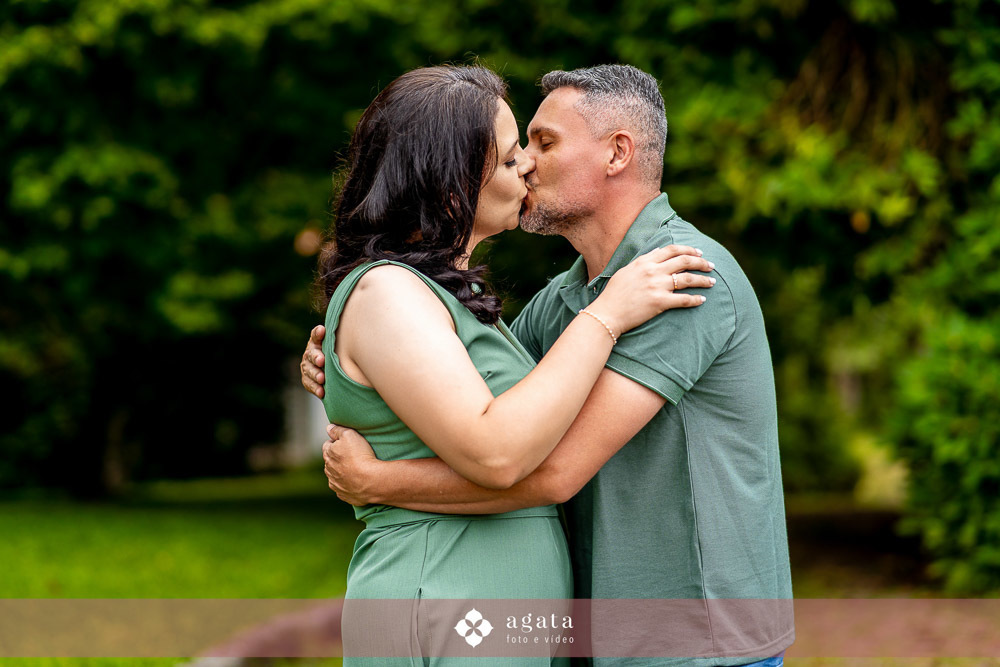 ensaio pre wedding no campo-recanto das glicineas-fotografo de casamento curitiba-noivos-ensaio de casal externo-fotografo-vestido de noiva-noivos-casamento 2026-casamento 2027-noivos-fotografo curitiba casamento-decoraçao de casamento-noivos-wedding