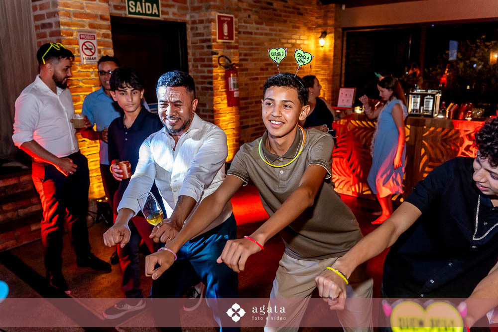 casamento curitiba-fotografo de casamento curitiba-casamento ao ar livre-noiva-vestido de noiva-casamento 2027-noiva de cabelo solto-casamento no jardim-ensaio casal externo-wedding-casamento 2026-casamento 2027-casamento do ano-madrinhas de casamento-wed