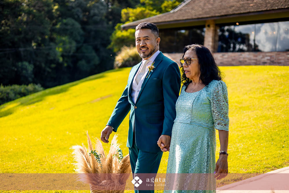 casamento curitiba-fotografo de casamento curitiba-casamento ao ar livre-noiva-vestido de noiva-casamento 2027-noiva de cabelo solto-casamento no jardim-ensaio casal externo-wedding-casamento 2026-casamento 2027-casamento do ano-madrinhas de casamento-wed