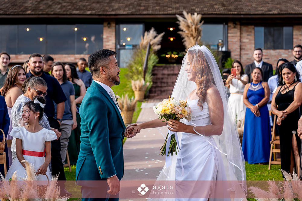 casamento curitiba-fotografo de casamento curitiba-casamento ao ar livre-noiva-vestido de noiva-casamento 2027-noiva de cabelo solto-casamento no jardim-ensaio casal externo-wedding-casamento 2026-casamento 2027-casamento do ano-madrinhas de casamento-wed