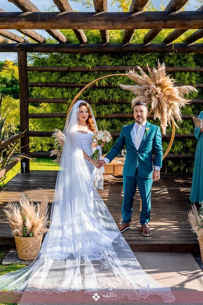 casamento curitiba-fotografo de casamento curitiba-casamento ao ar livre-noiva-vestido de noiva-casamento 2027-noiva de cabelo solto-casamento no jardim-ensaio casal externo-wedding-casamento 2026-casamento 2027-casamento do ano-madrinhas de casamento-wed