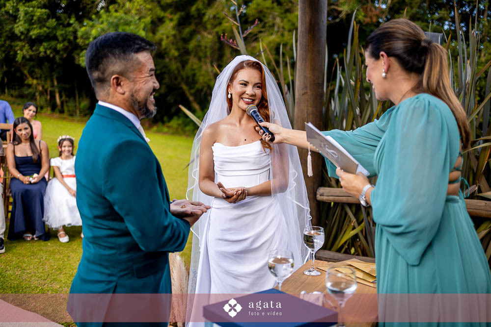 casamento curitiba-fotografo de casamento curitiba-casamento ao ar livre-noiva-vestido de noiva-casamento 2027-noiva de cabelo solto-casamento no jardim-ensaio casal externo-wedding-casamento 2026-casamento 2027-casamento do ano-madrinhas de casamento-wed