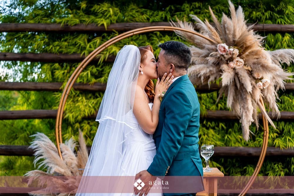 casamento curitiba-fotografo de casamento curitiba-casamento ao ar livre-noiva-vestido de noiva-casamento 2027-noiva de cabelo solto-casamento no jardim-ensaio casal externo-wedding-casamento 2026-casamento 2027-casamento do ano-madrinhas de casamento-wed