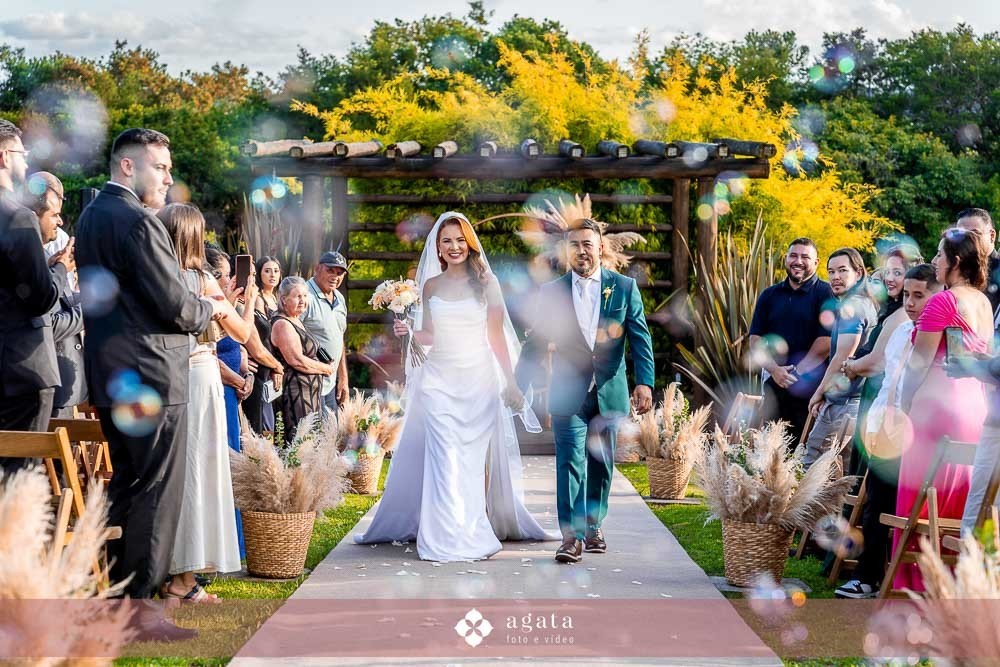 casamento curitiba-fotografo de casamento curitiba-casamento ao ar livre-noiva-vestido de noiva-casamento 2027-noiva de cabelo solto-casamento no jardim-ensaio casal externo-wedding-casamento 2026-casamento 2027-casamento do ano-madrinhas de casamento-wed