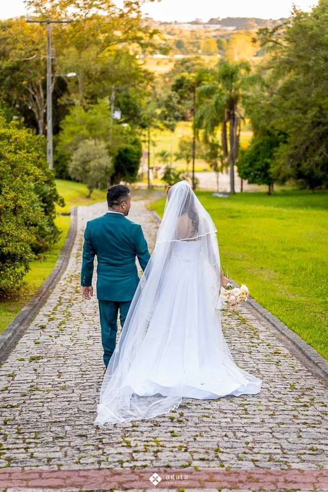 casamento curitiba-fotografo de casamento curitiba-casamento ao ar livre-noiva-vestido de noiva-casamento 2027-noiva de cabelo solto-casamento no jardim-ensaio casal externo-wedding-casamento 2026-casamento 2027-casamento do ano-madrinhas de casamento-wed