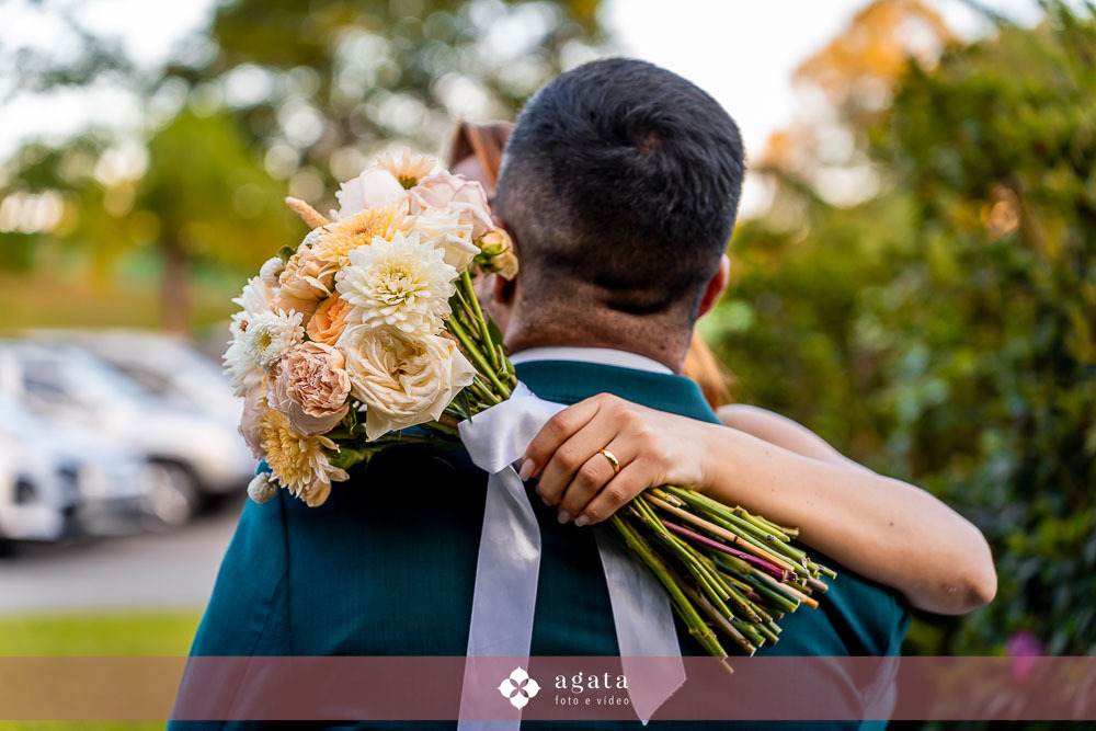 casamento curitiba-fotografo de casamento curitiba-casamento ao ar livre-noiva-vestido de noiva-casamento 2027-noiva de cabelo solto-casamento no jardim-ensaio casal externo-wedding-casamento 2026-casamento 2027-casamento do ano-madrinhas de casamento-wed