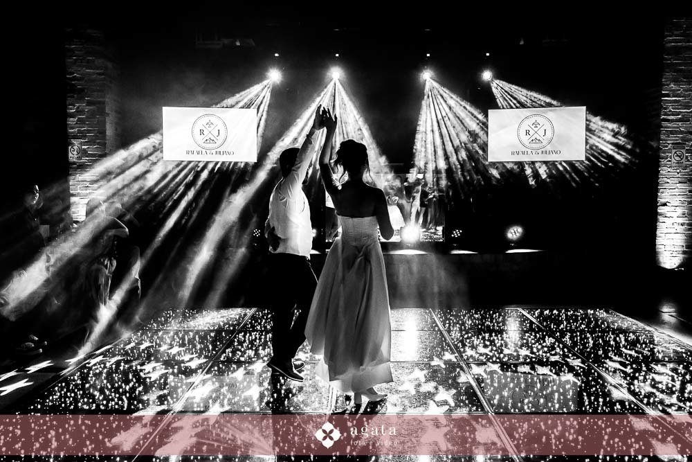 casamento curitiba-fotografo de casamento curitiba-casamento ao ar livre-noiva-vestido de noiva-casamento 2027-noiva de cabelo solto-casamento no jardim-ensaio casal externo-wedding-casamento 2026-casamento 2027-casamento do ano-madrinhas de casamento-wed