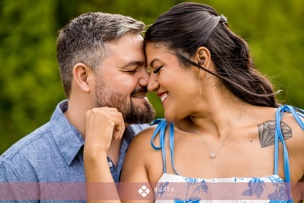 ensaio pre wedding-ensaio pre casamento-noivos-casamento 2026-fotografo de casamento curitiba-ensaio espontaneo-ensaio de casal no campo-ensaio pre casamento ao ar livre-fotografo de casamento-casamento2026-casamento 2027-noivos-vestido de noiva