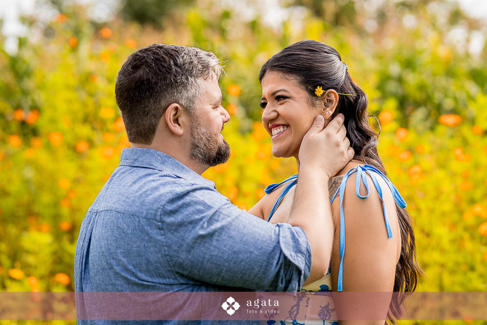 ensaio pre wedding-ensaio pre casamento-noivos-casamento 2026-fotografo de casamento curitiba-ensaio espontaneo-ensaio de casal no campo-ensaio pre casamento ao ar livre-fotografo de casamento-casamento2026-casamento 2027-noivos-vestido de noiva