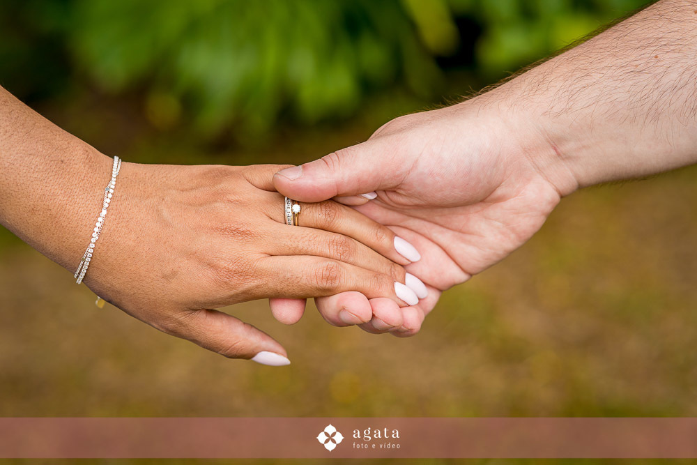 ensaio pre wedding-ensaio pre casamento-noivos-casamento 2026-fotografo de casamento curitiba-ensaio espontaneo-ensaio de casal no campo-ensaio pre casamento ao ar livre-fotografo de casamento-casamento2026-casamento 2027-noivos-vestido de noiva